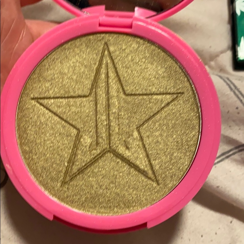 Jeffree ✰ so fucking gold never used just swatched